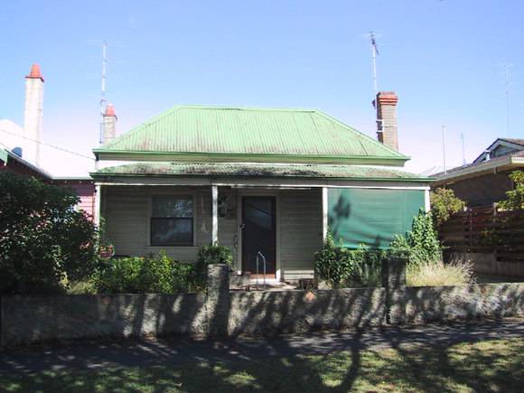104 Raglan Street South