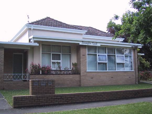 207 Talbot Street South