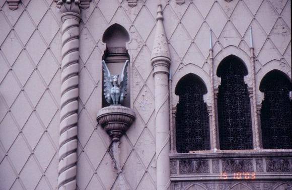 h00438 forum theatre flinders street melbourne external statues she project 2003