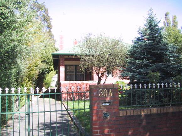 304 Drummond Street South