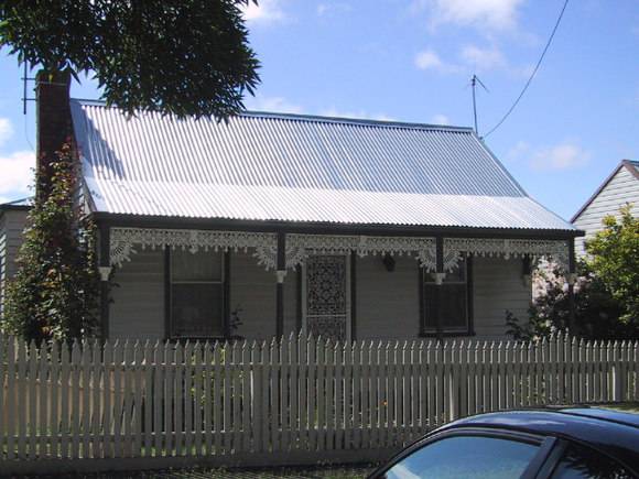 411 Talbot Street South