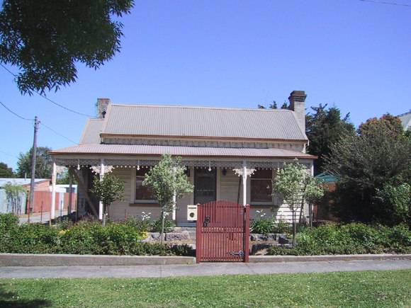 416 Talbot Street South