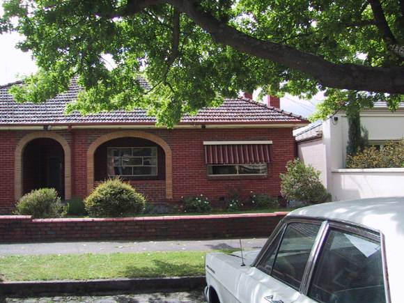 11 Talbot Street South
