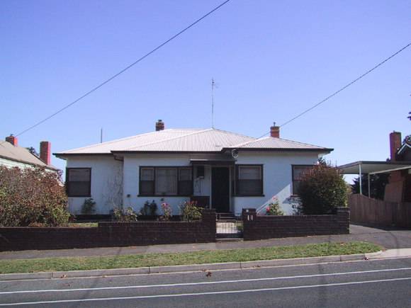 415 Peel Street North