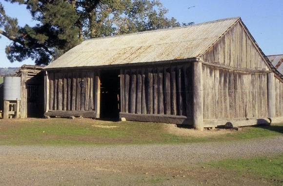 h00384 gulf station melba hwy yarraglen house stables she project 2003
