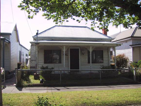 417 Ascot Street South