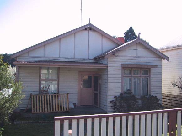 137 Humffray Street North