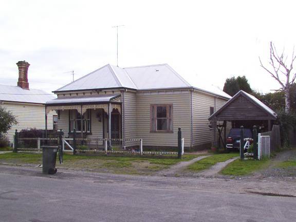 13-15 Haymes Crescent