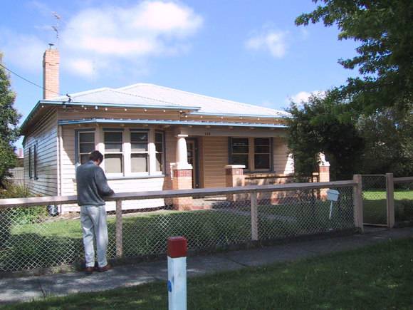 426 Ascot Street South
