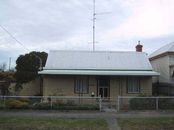 3 Surrey Street