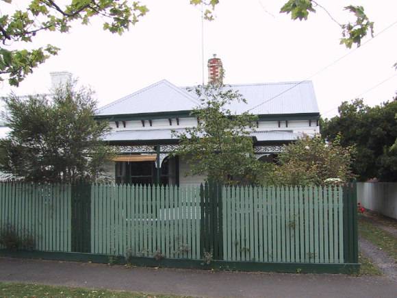 15 Drummond Street South