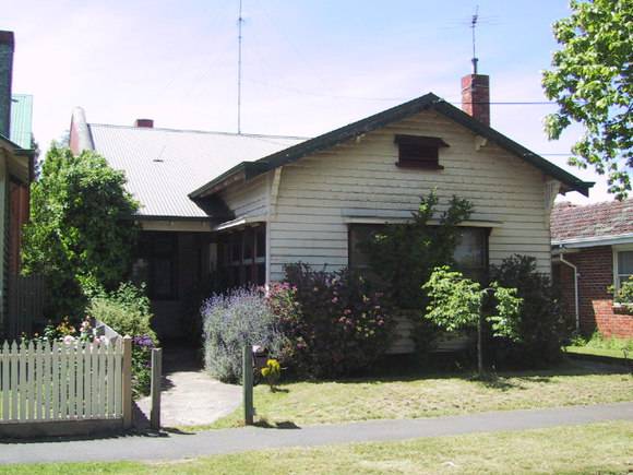 19 Ascot Street South