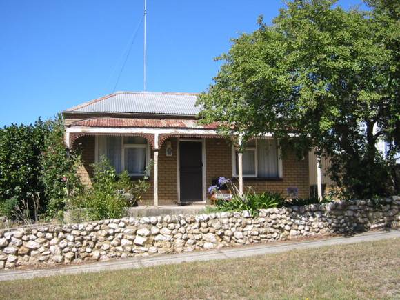 3 Clarendon Street