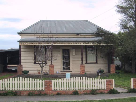 602 Ripon Street South