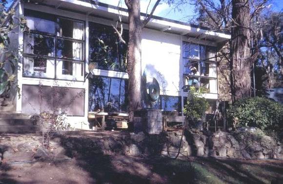 h01313 inge and grahame king house drysdale road warrandyte studios facing north she project 2003
