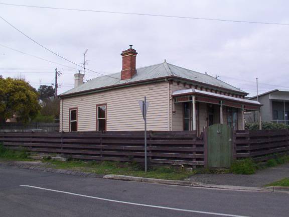 87 Peel Street South