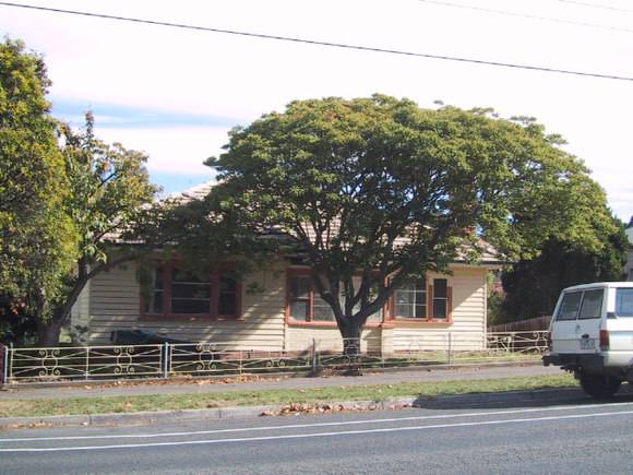 325 Peel Street North