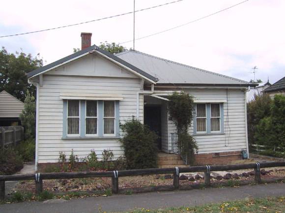 205 Drummond Street South