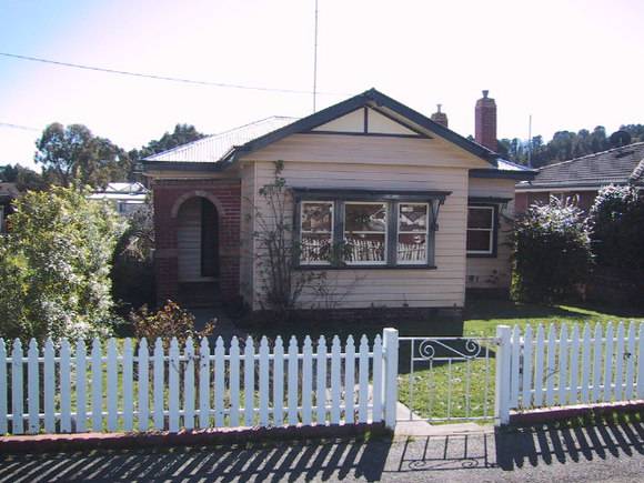 127 Humffray Street North