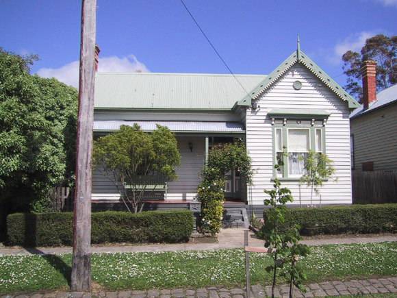308 Ascot Street South