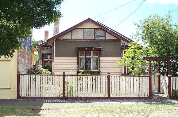 616 Lydiard Street North