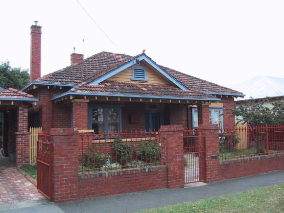 19 Drummond Street South