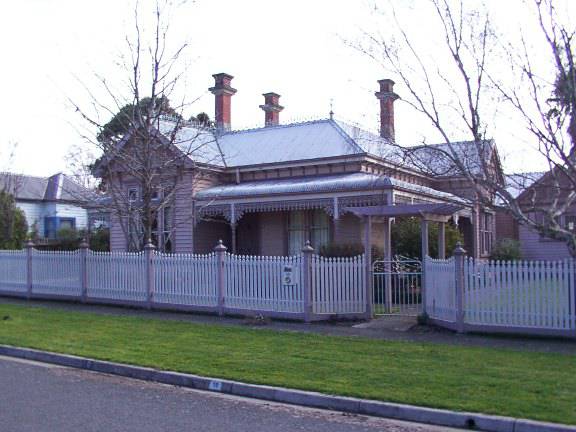 10 Peake Street