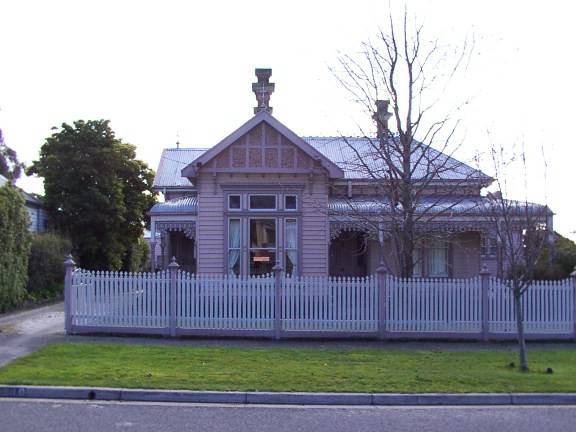 10 Peake Street