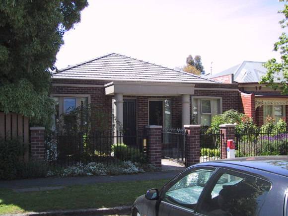 011a-b Ascot Street South