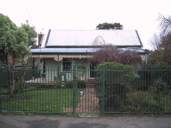 279 Humffray Street North