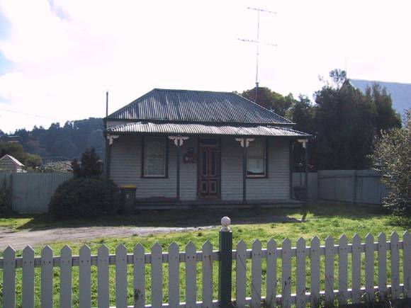 121 Scott Parade
