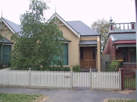 111-3 Ripon Street South