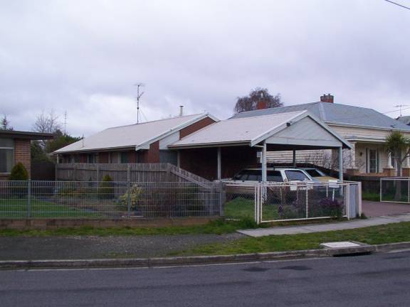 11 Anderson Street East