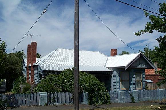 4 Chisholm Street