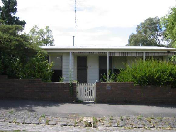 208 Ligar Street