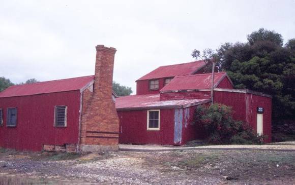 h01264 1 maldon state battery adair street maldon chimney assay room she project 2003