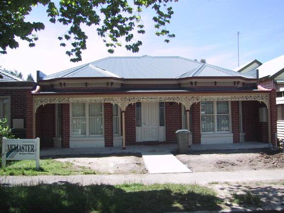 13 Ascot Street South