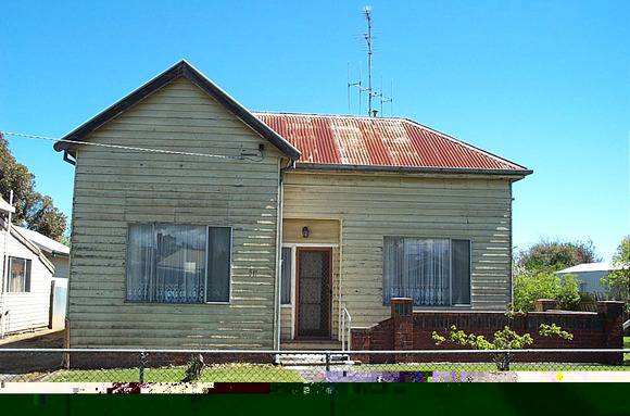 511 Doveton Street North