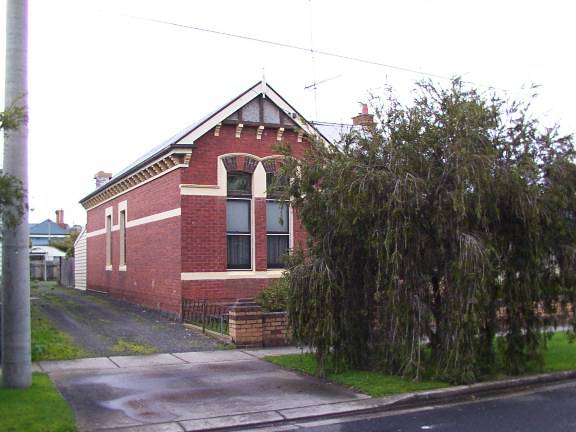 35 Anderson Street East