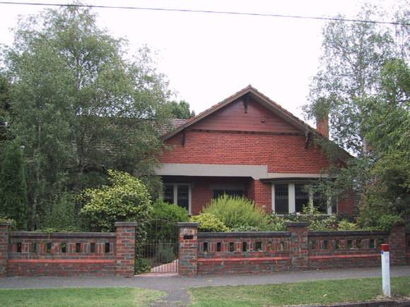 112 Errard Street South