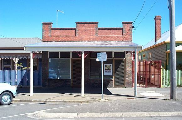 449 Doveton Street North