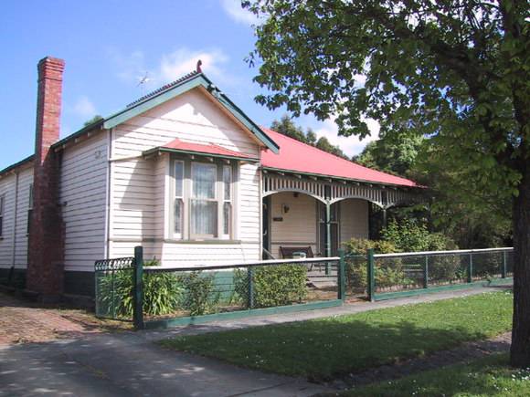 310 Ascot Street South