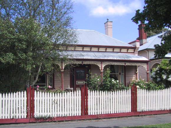216 Ascot Street South