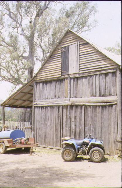 h00371 murrindindi station melba hwy yea wooden shed