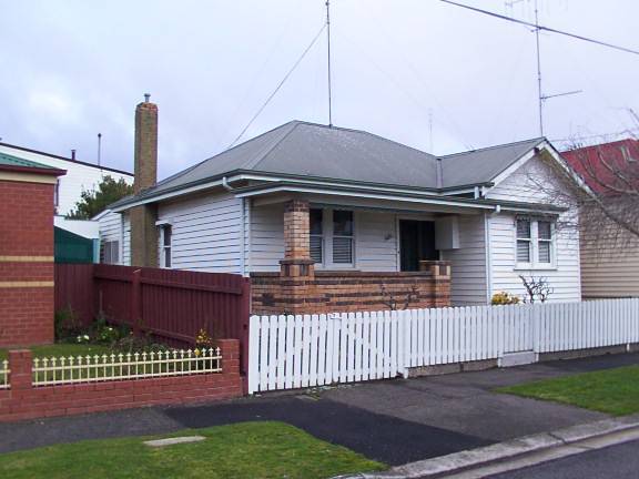 401 Humffray Street South