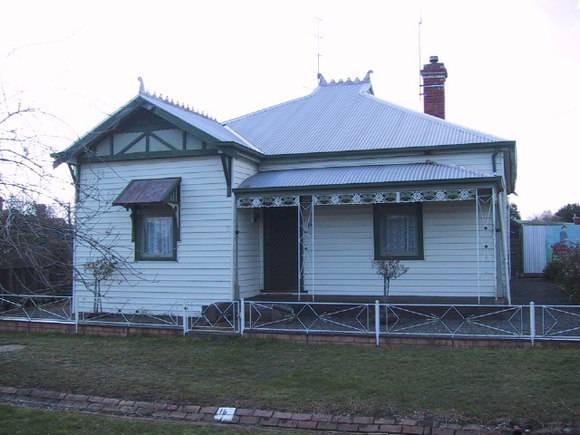 16 Otway Street North