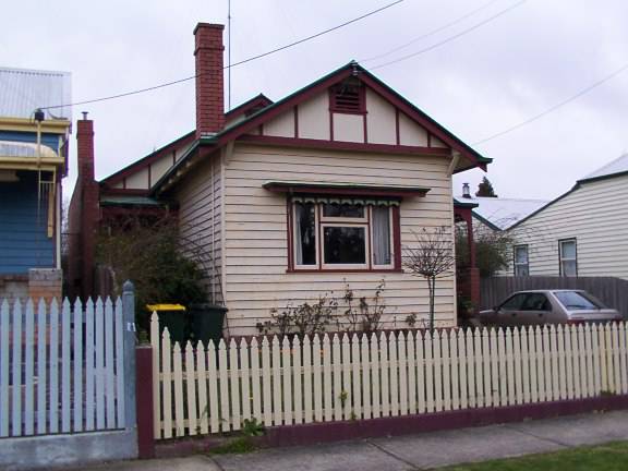21 Anderson Street East