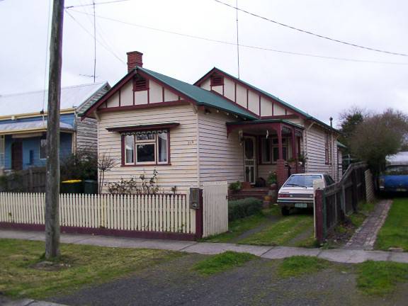 21 Anderson Street East