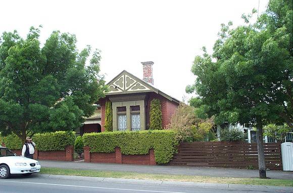 310 Lydiard Street North