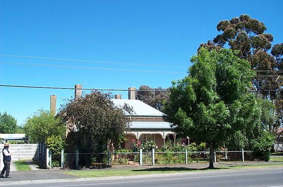 621 Lydiard Street North